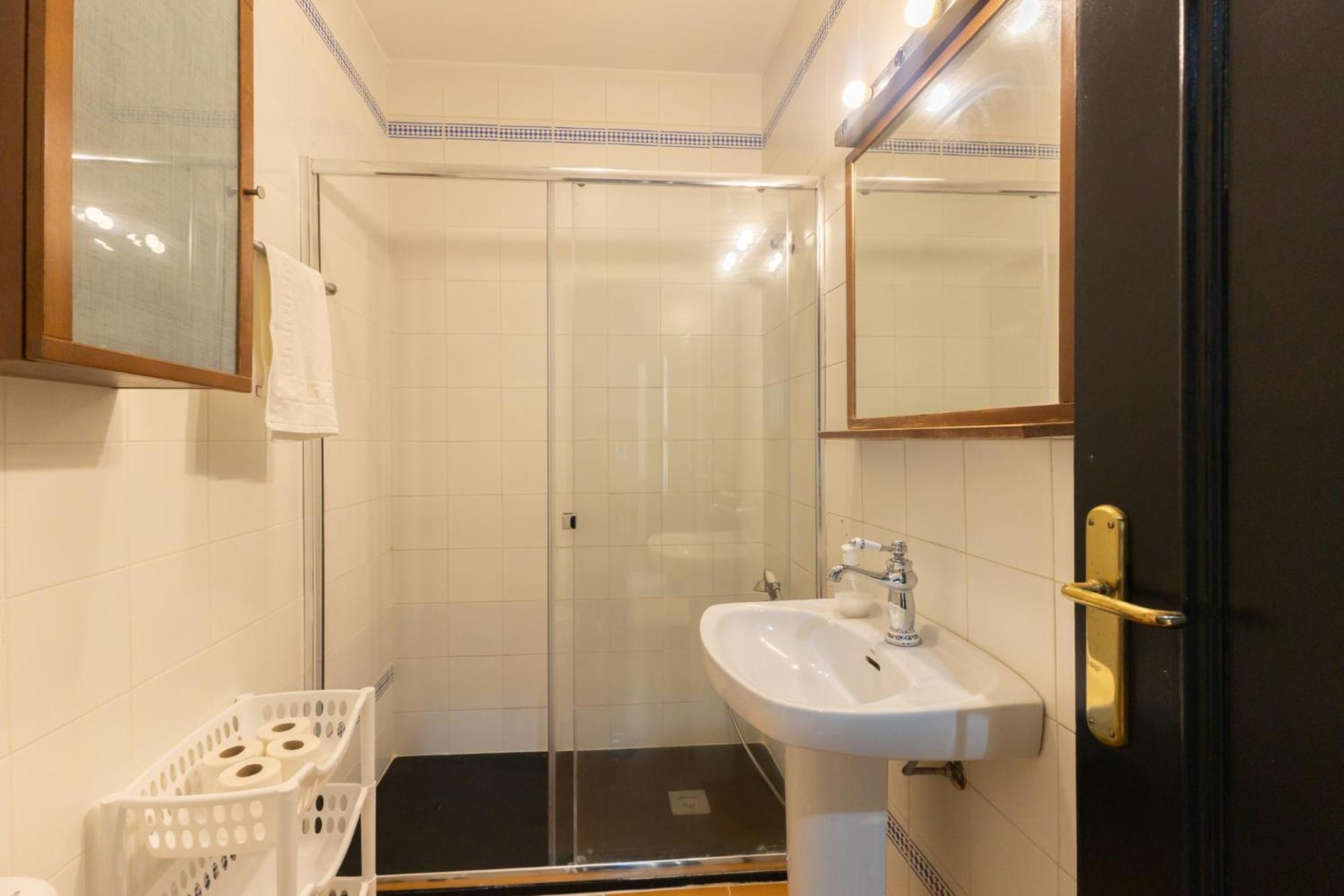 Conde Center Premium Suites, Free Parking Seville Luaran gambar