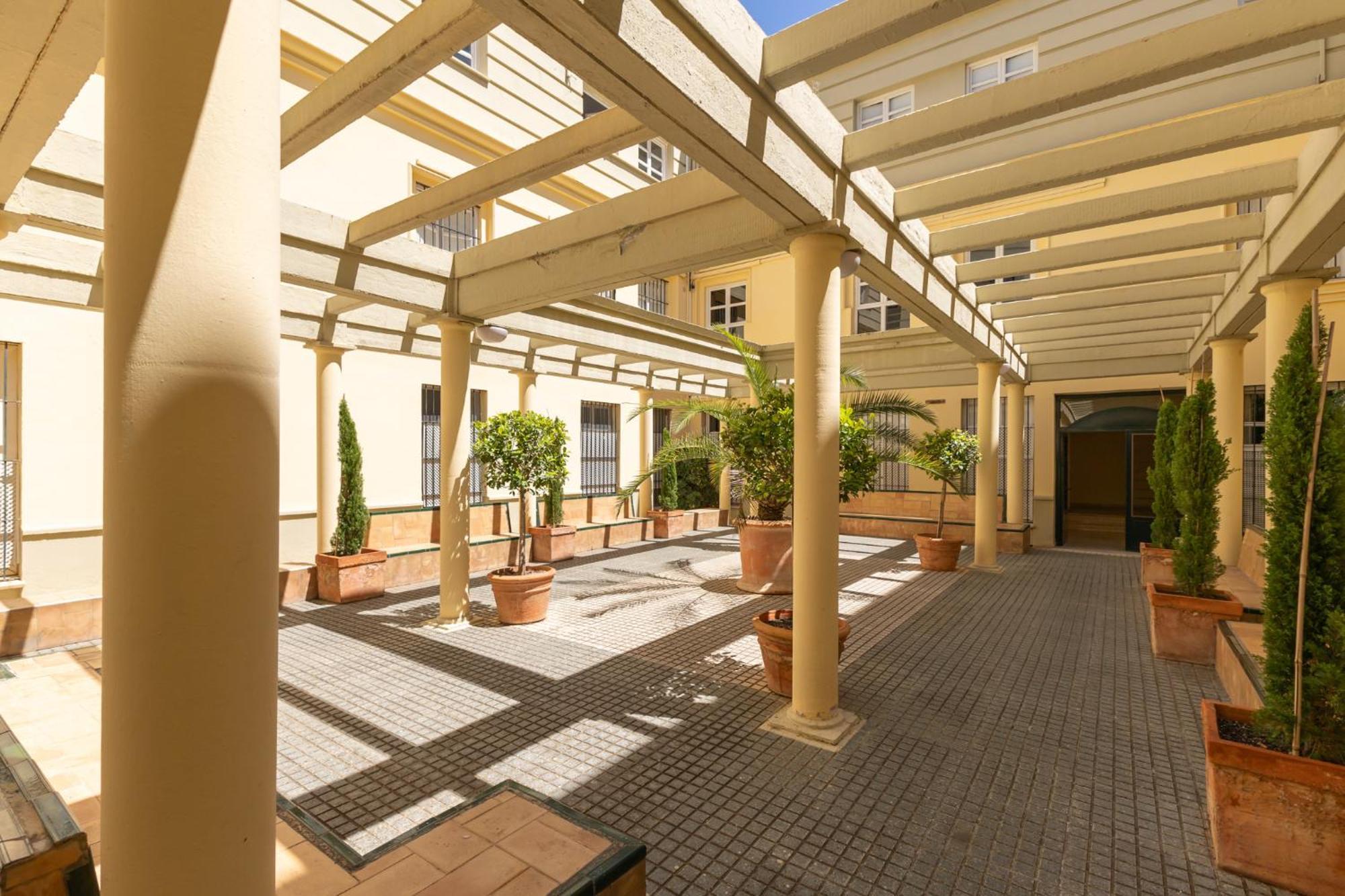 Conde Center Premium Suites, Free Parking Seville Luaran gambar